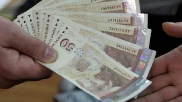 Осем от 10 фирми възнамеряват да раздадат коледни бонуси на